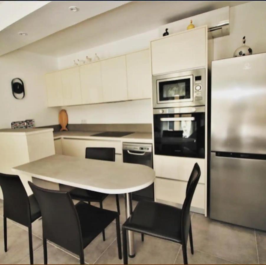 Azur Appart 4 Pers - Parking - Terrasse - 10Min Du Centre Cassis Exterior photo